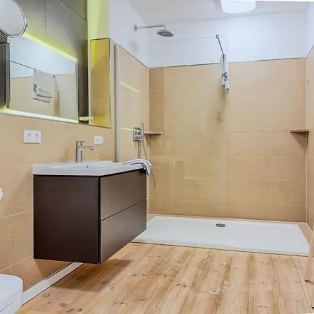 Speicherresidenz App 56 Steuermannskajuete بارث